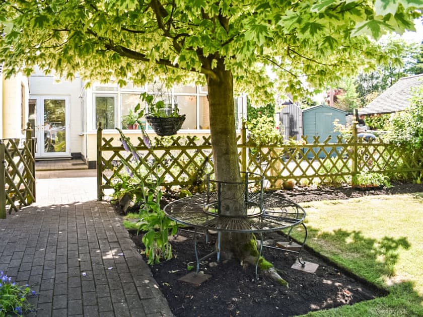 Garden | Tansey Cottage, Hartlebury, near Kidderminster