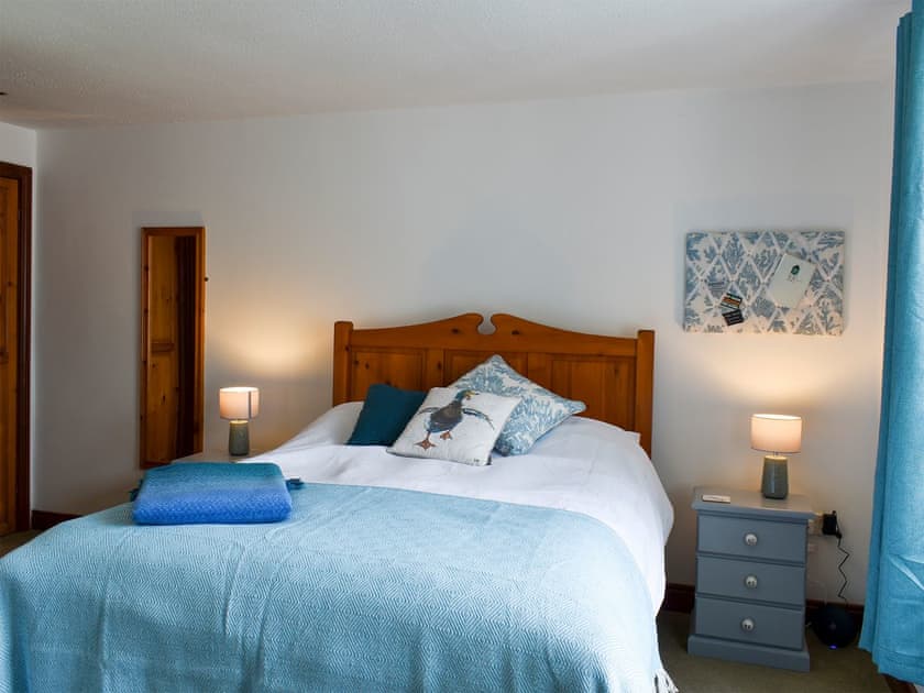 Double bedroom | Pear Tree Cottage, Bude