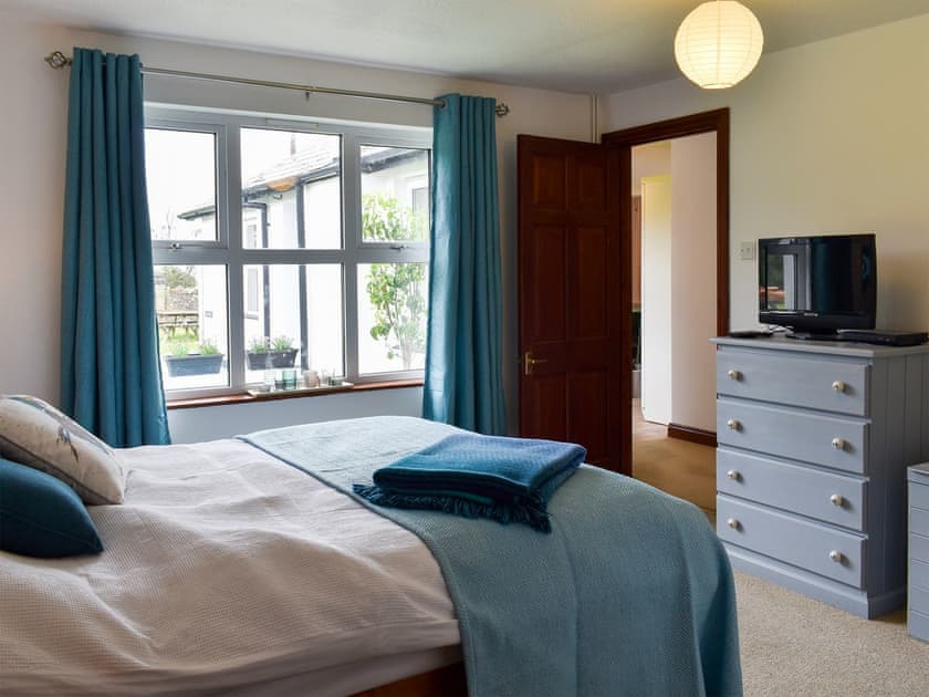 Double bedroom | Pear Tree Cottage, Bude