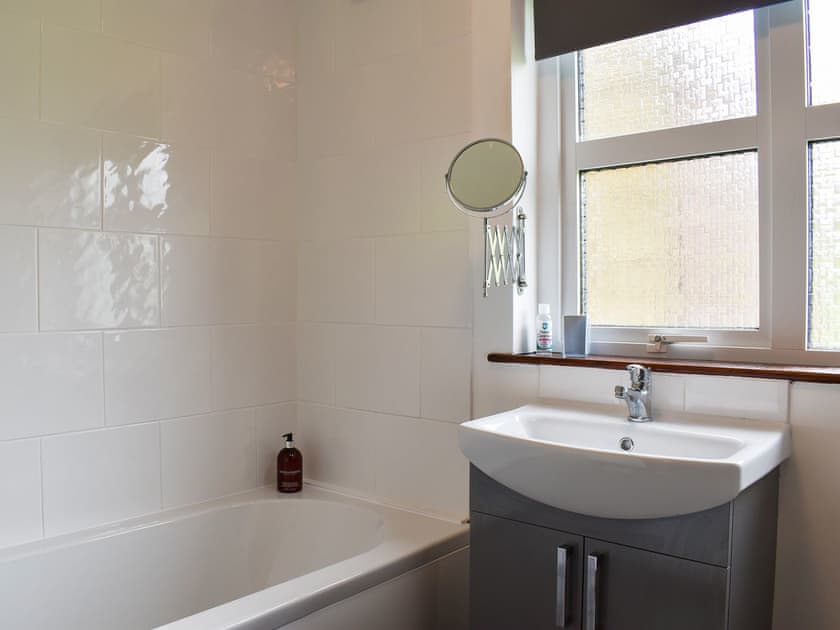 Bathroom | Pear Tree Cottage, Bude