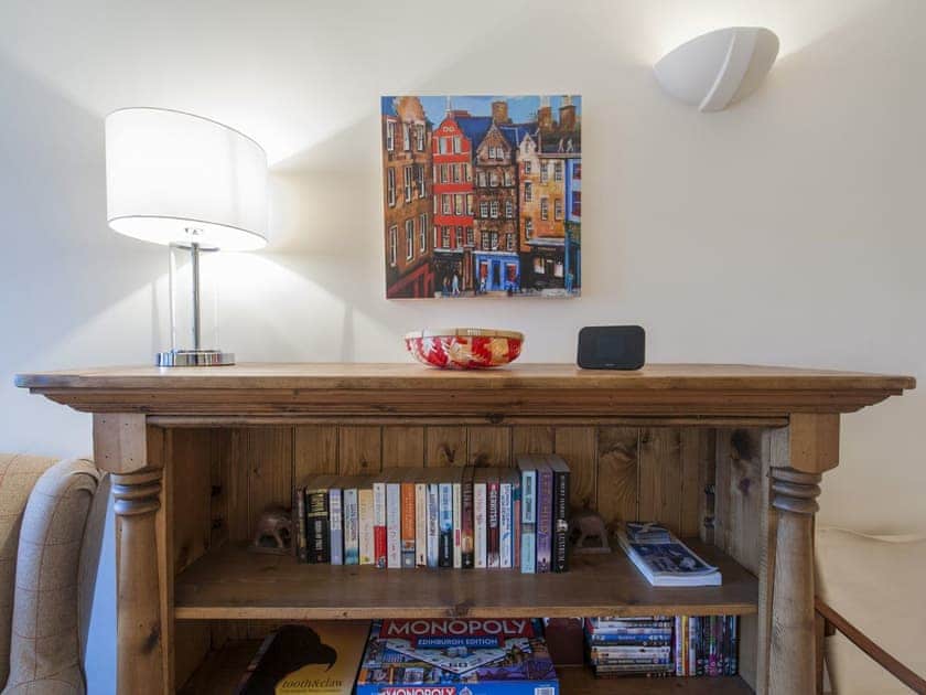 Living room | 7a - Jamaica Apartments, Edinburgh