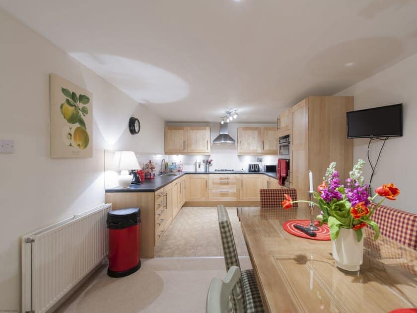 Kitchen/diner | 7a - Jamaica Apartments, Edinburgh