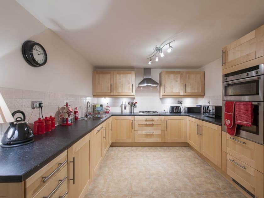 Kitchen | 7a - Jamaica Apartments, Edinburgh
