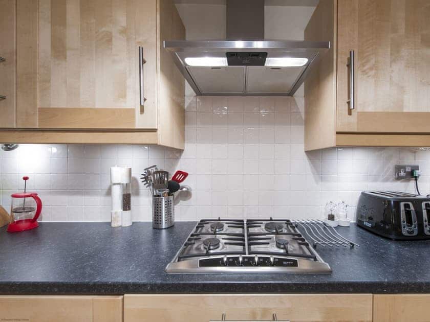 Kitchen | 7a - Jamaica Apartments, Edinburgh