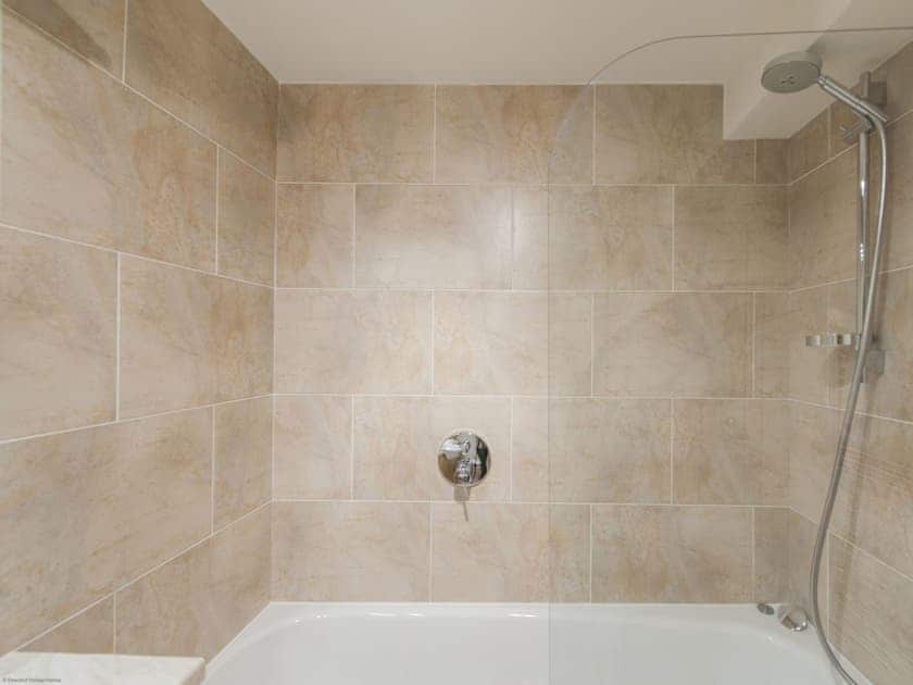 Bathroom | 7a - Jamaica Apartments, Edinburgh