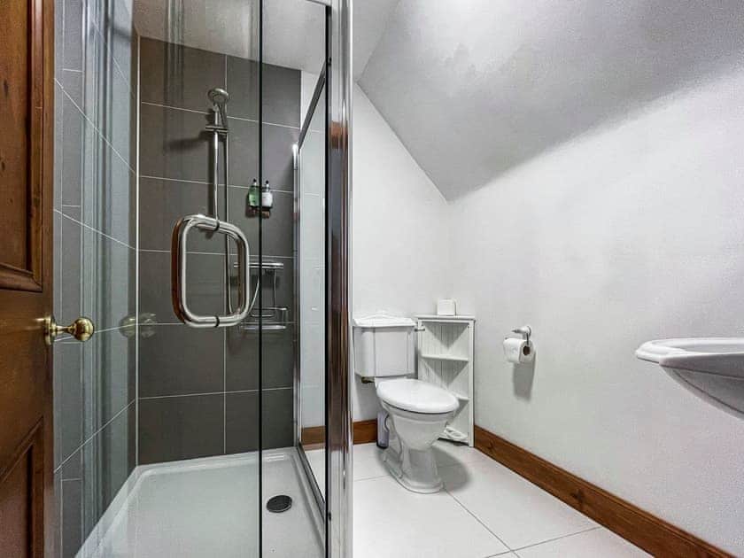 Shower room | Balloan- Balloan Cottage - Balloan, Dornoch