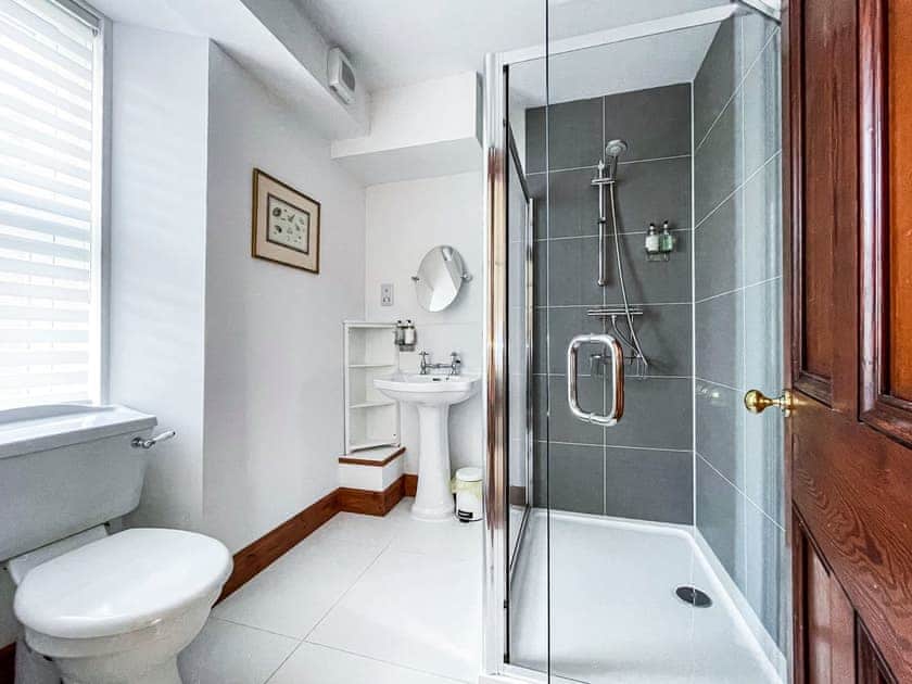 Shower room | Balloan- Balloan Cottage - Balloan, Dornoch