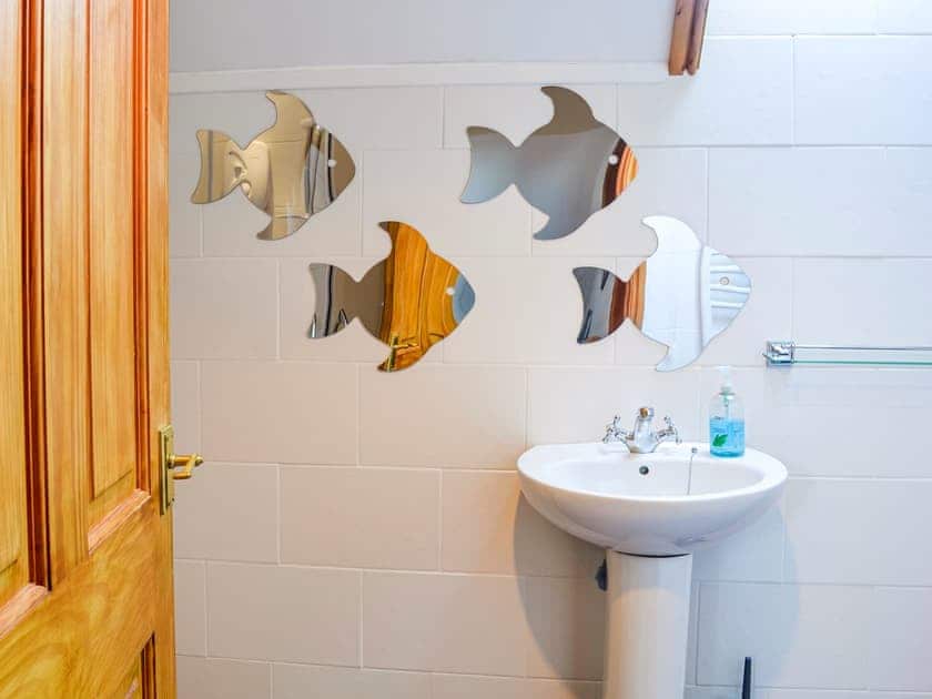 Shower room | Hammy’s Cottage, Drummore