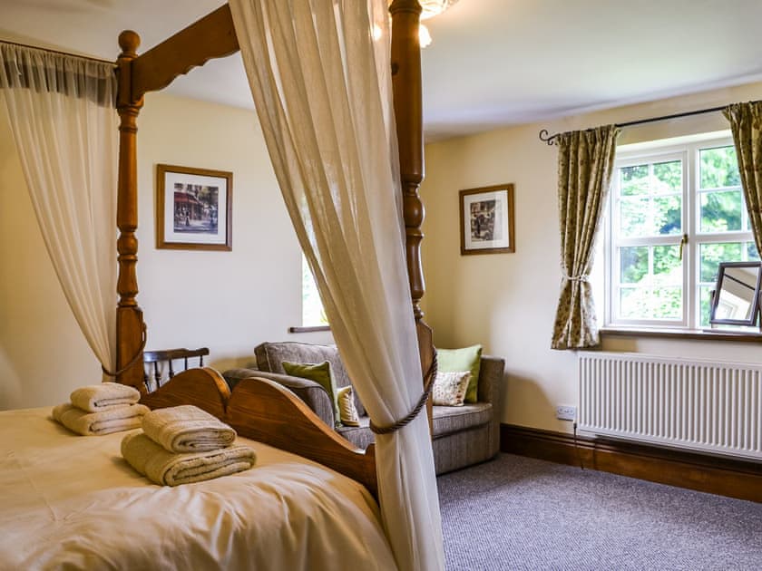 Four Poster bedroom | Eastfield Cottage, Leven, near Beverley