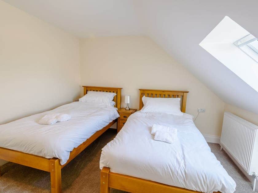 Twin bedroom | 3 Dawson Park - Dawson Holiday Homes, Mablethorpe