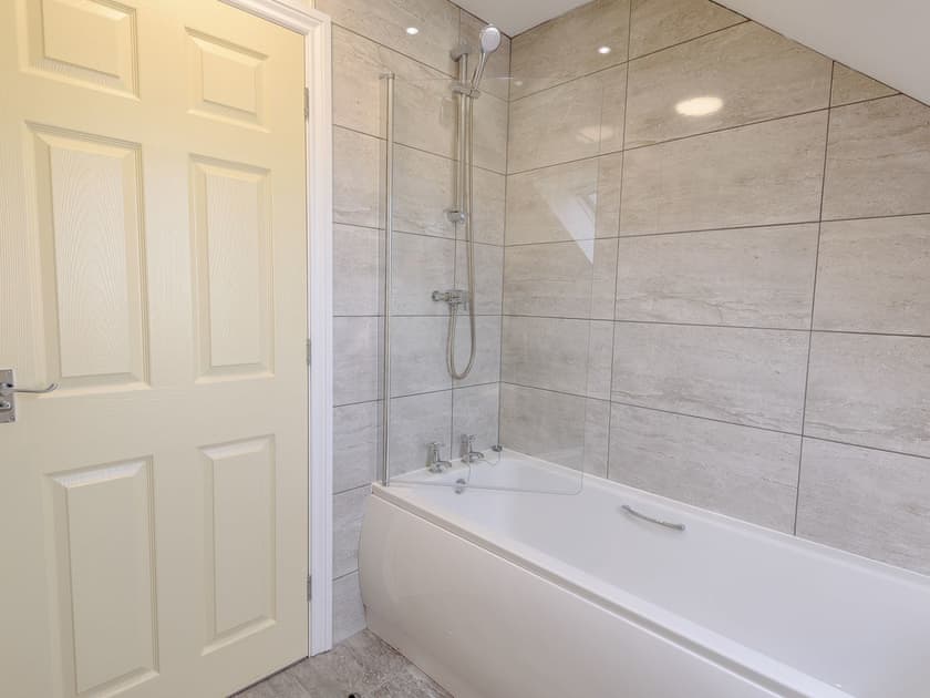 Bathroom | 4 Dawson Park - Dawson Holiday Homes, Mablethorpe
