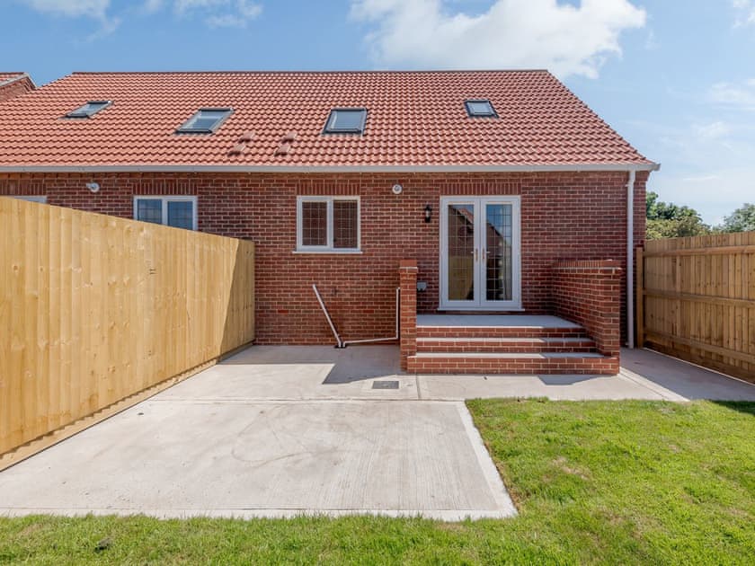 Garden | 5 Dawson Park - Dawson Holiday Homes, Mablethorpe