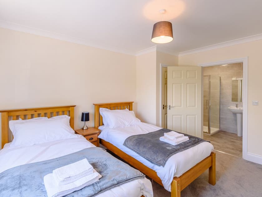 Twin bedroom | 6 Dawson Park - Marian Avenue Properties, Mablethorpe