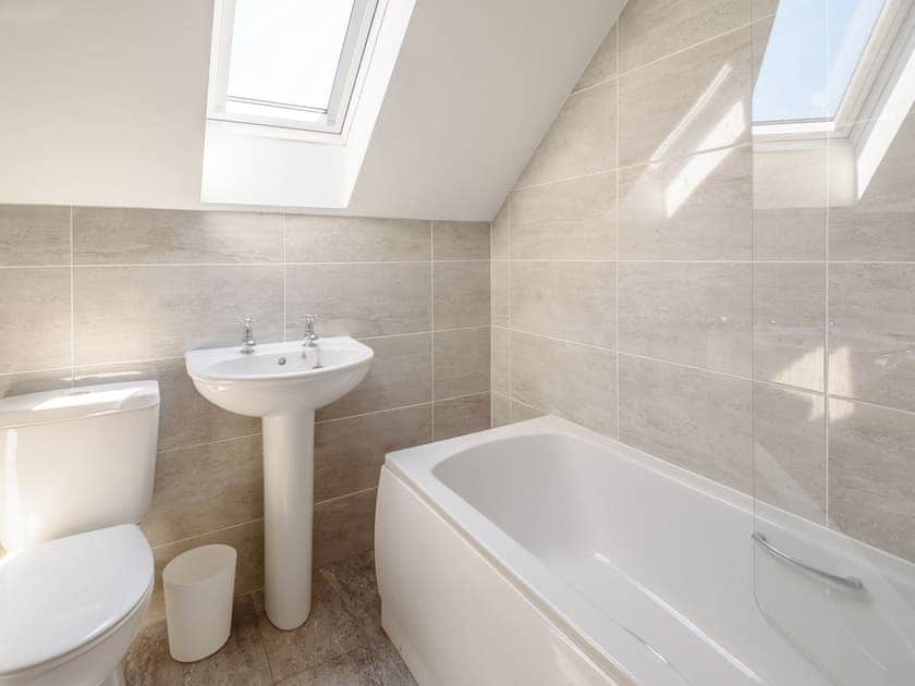 Bathroom | 6 Dawson Park - Marian Avenue Properties, Mablethorpe