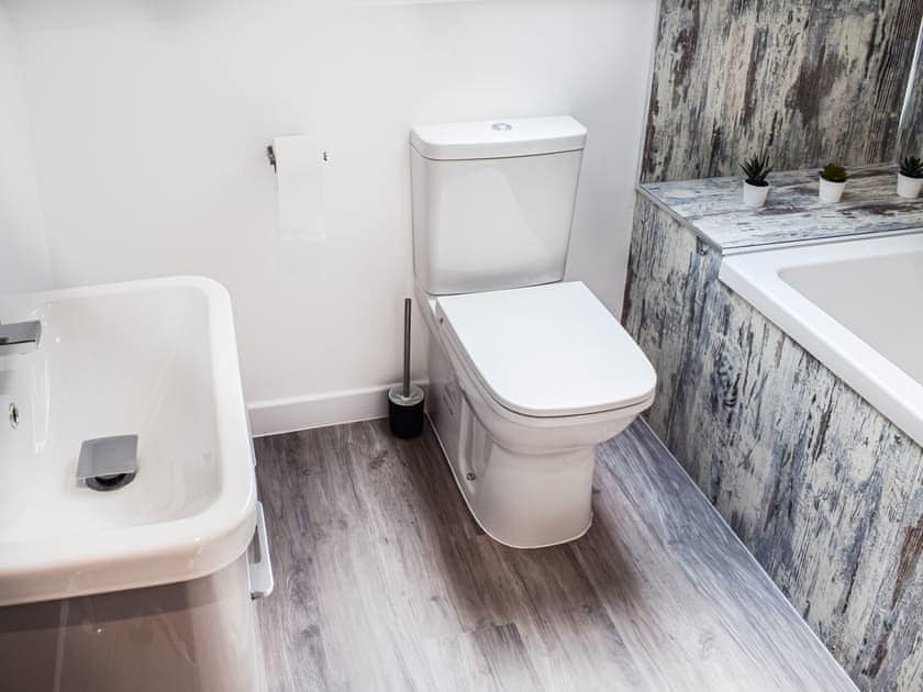 Bathroom | Rubys Cottage, Crieff