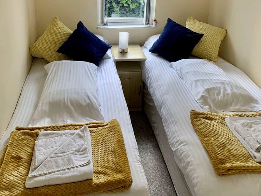 Twin bedroom | Mallard Lodge, Hopton-on-Sea, Great Yarmouth