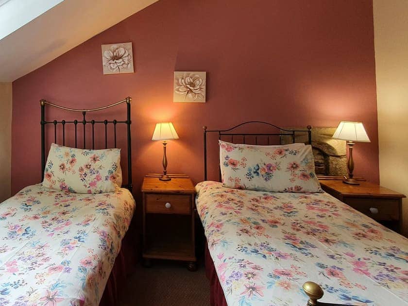 Twin bedroom | Delph House - Grange Farm Cottages, Draughton, Skipton