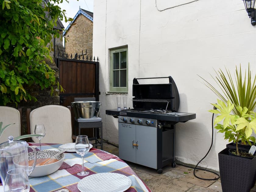 Sitting-out-area | Ellerton House, Richmond