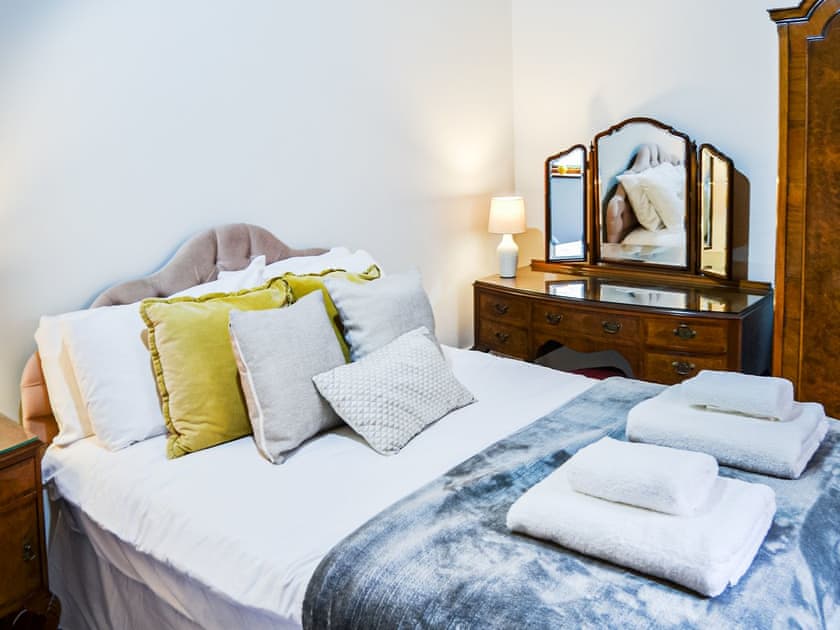 Colonel Mustards own bedroom. Complete with antique furniture and right next doorto the shower room | Lodge Farm Barn, South Walsham