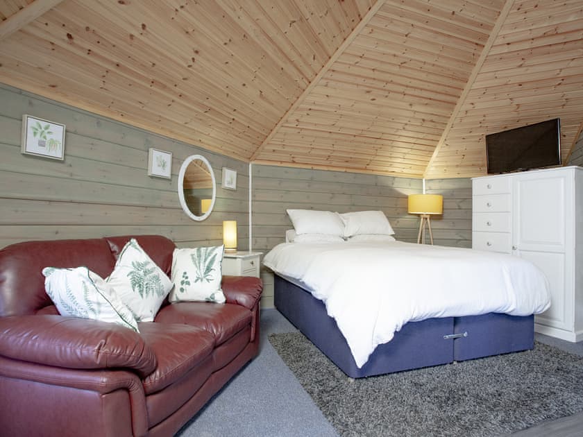 Interior | Mallard Roundhouse - Ponsford Ponds, Knowle, near Cullompton