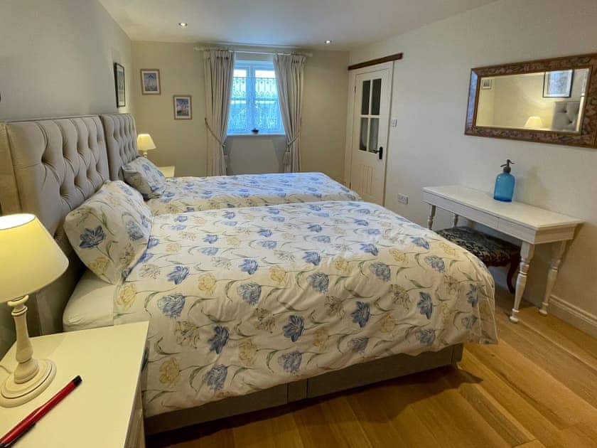Bedroom | Le Jardin - Manor Farm Barns, Tarlton, Cirencester