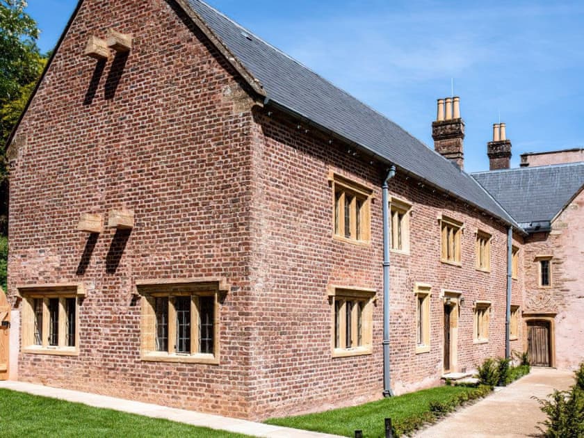 Tudor House in Goathurst, near Bridgwater, Somerset Book Online