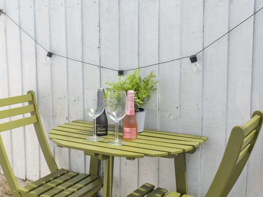 Sitting-out-area | The Mouse House, Rhuddlan near Rhyl