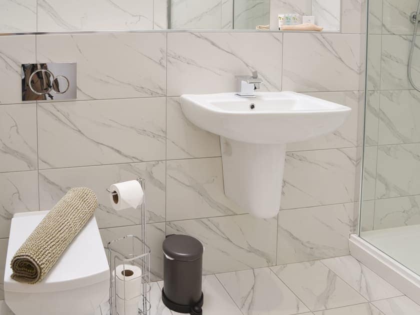 Shower room | Poppy Cottage - Hoxne Cottages, Strensall, near York