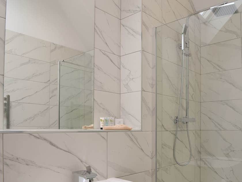 Shower room | Poppy Cottage - Hoxne Cottages, Strensall, near York