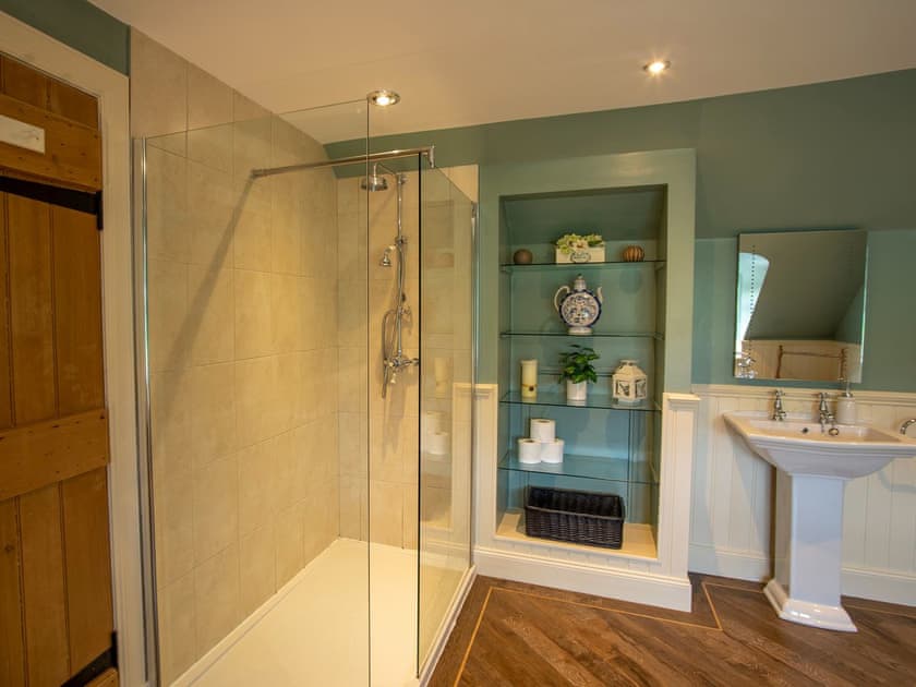 Bathroom | Ghillie’s Cottage - Drumlanrig Castle, Thornhill, near Dumfries