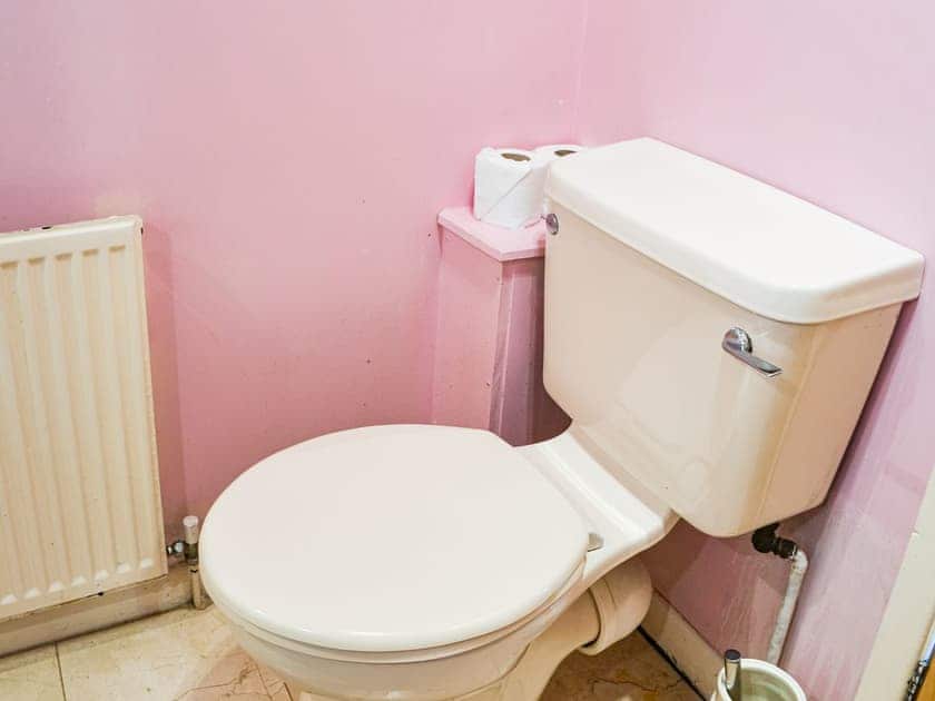 Bathroom | The Chalet - Hunmanby Gap Cottages, Hunmanby Gap, near Filey