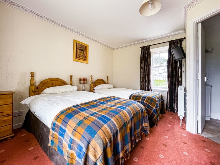 Twin bedroom | Fourpenny Cottage - Fourpenny Cottages, Skelbo, near Dornoch