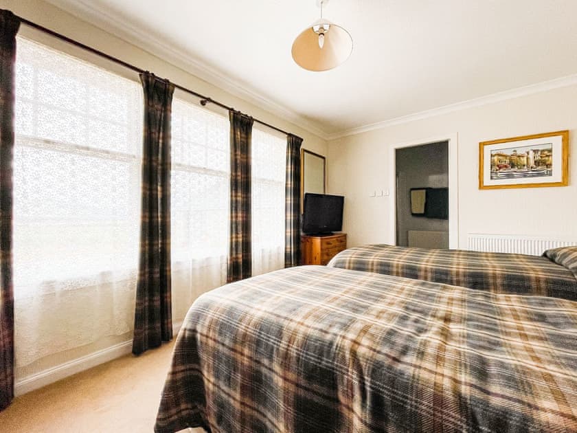 Twin bedroom | Fourpenny Cottage - Fourpenny Cottages, Skelbo, near Dornoch