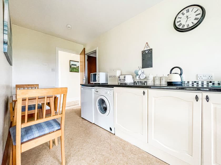 Kitchen/diner | Fourpenny Studio - Fourpenny Cottages, Skelbo, near Dornoch