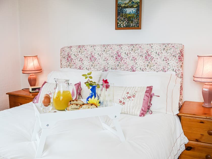 Double bedroom | Sunny Bank - Hunmanby Gap Cottages, Hunmanby Gap, near Filey