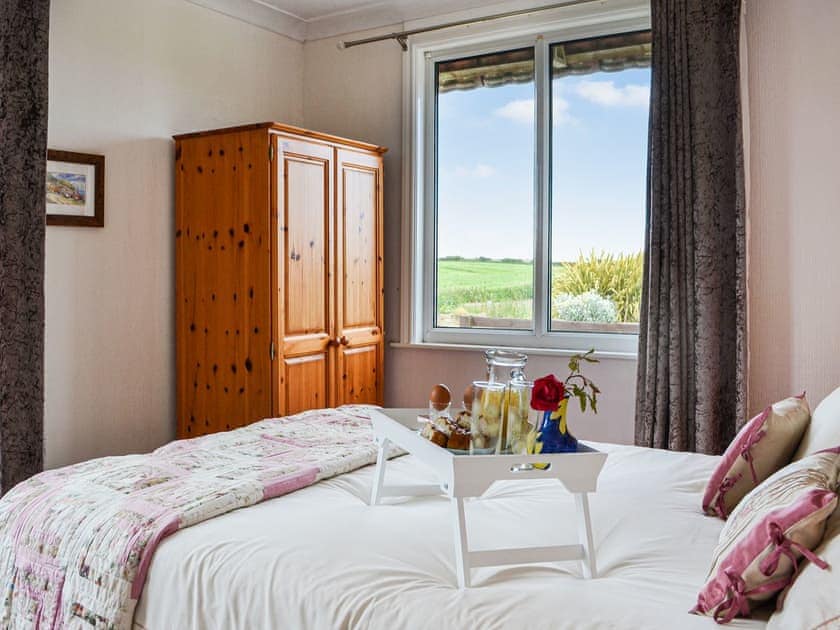 Double bedroom | Sunny Bank - Hunmanby Gap Cottages, Hunmanby Gap, near Filey