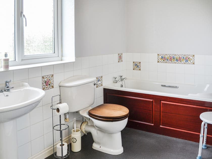 Bathroom | Sunny Bank - Hunmanby Gap Cottages, Hunmanby Gap, near Filey
