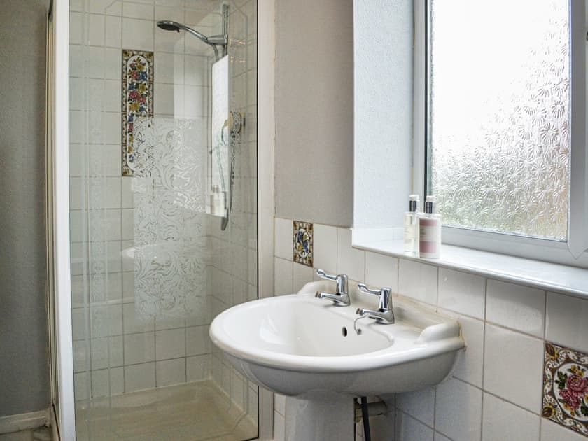 Bathroom | Sunny Bank - Hunmanby Gap Cottages, Hunmanby Gap, near Filey