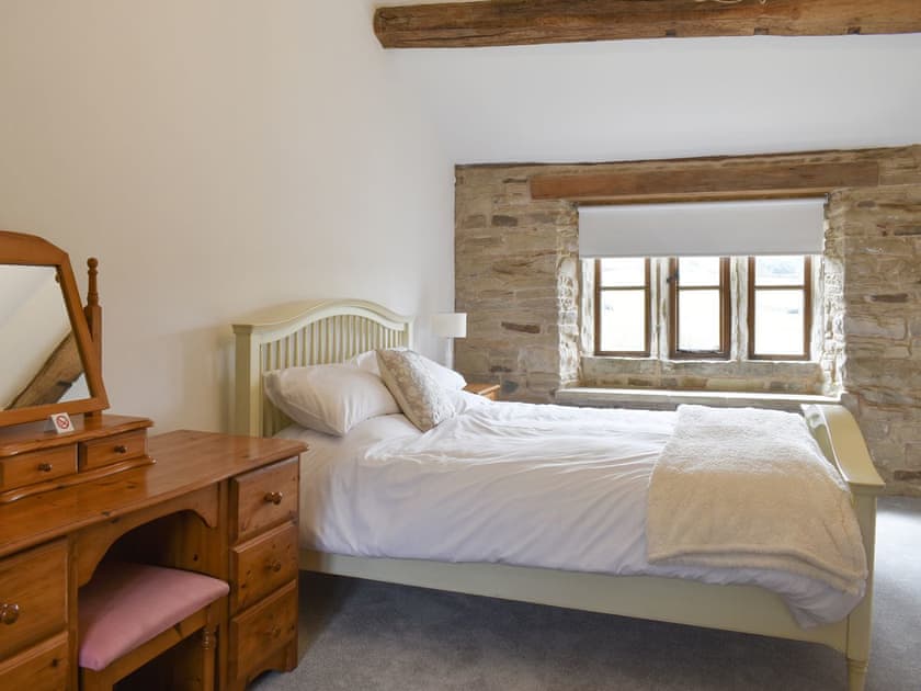Double bedroom | Higher Kirkstall Wood Farm, Keighley