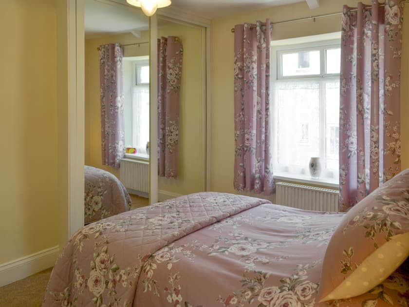 Double bedroom | Dolly’s Cottage, Ovington