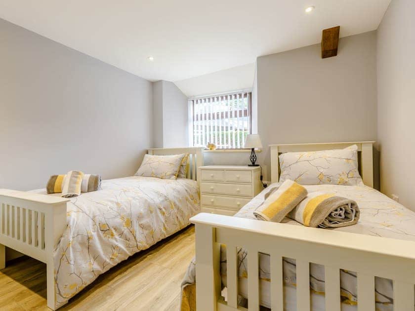 Twin bedroom | Cwm Dulas Cottage, Llandewi Brefi, near Tregaron