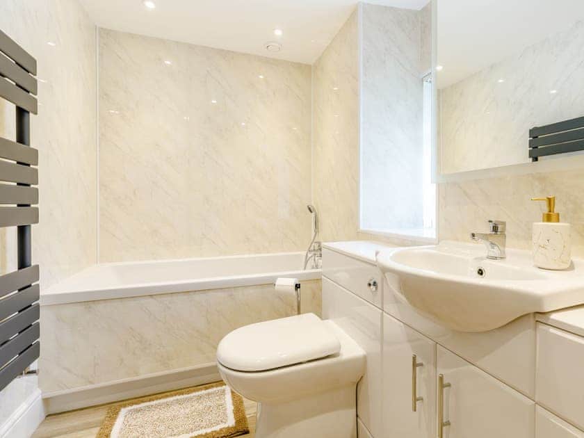 Bathroom | Cwm Dulas Cottage, Llandewi Brefi, near Tregaron