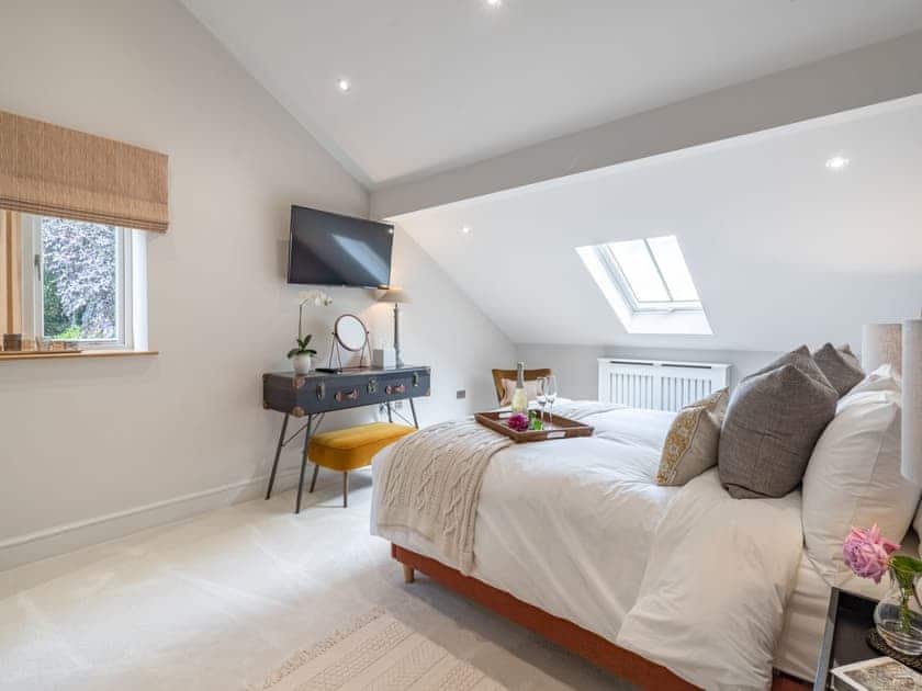 Double bedroom | Curlew Loft - Bowland Holiday Cottages, Abbeystead, near Lancaster