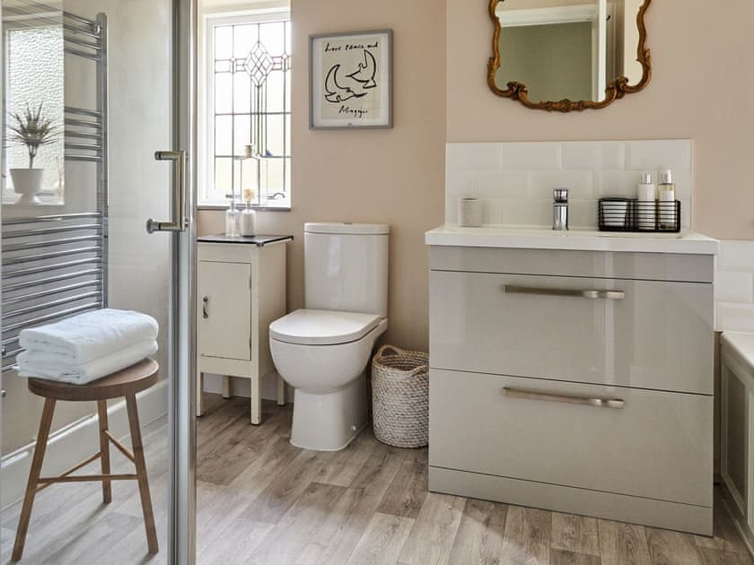 Bathroom | Green Acres, Llangollen