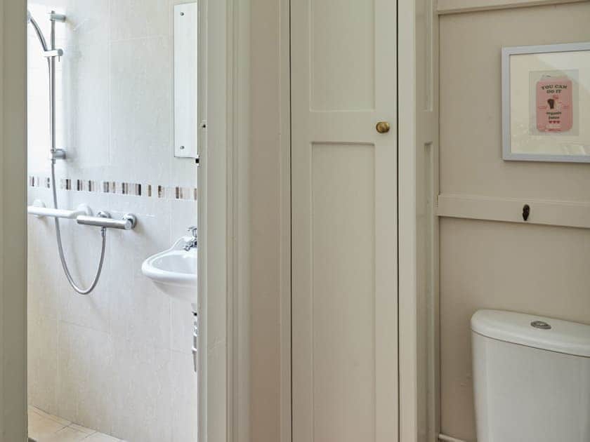 WC | Green Acres, Llangollen