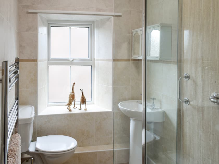 Shower room | Tarn House, Wooler