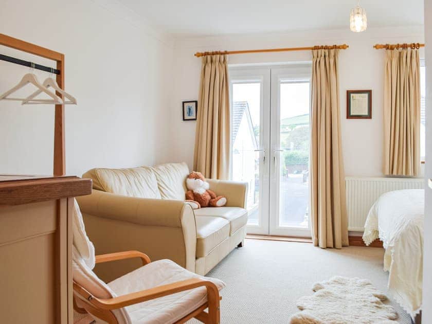 Double bedroom | Trondra House, Ferryside