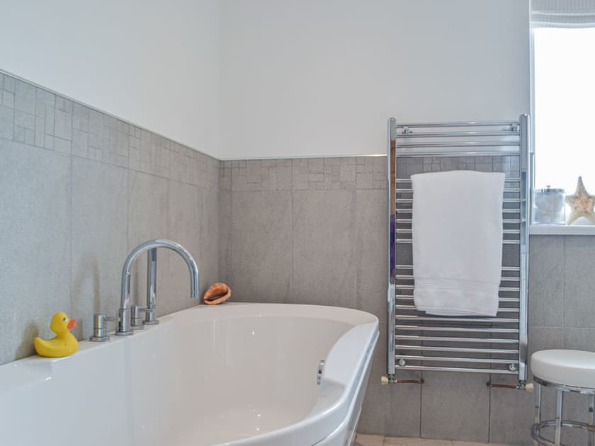 Bathroom | Trondra House, Ferryside
