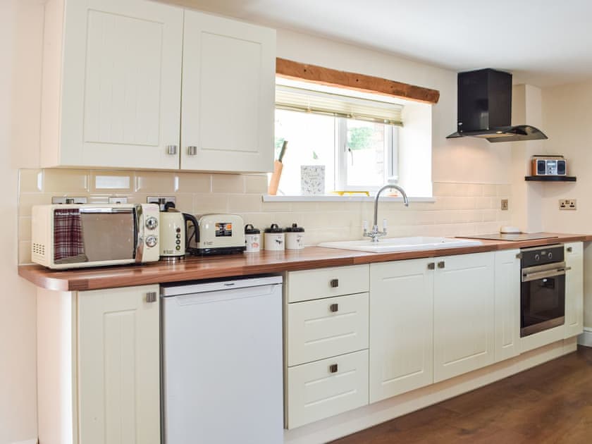 Kitchen | Estuary View, Lougher