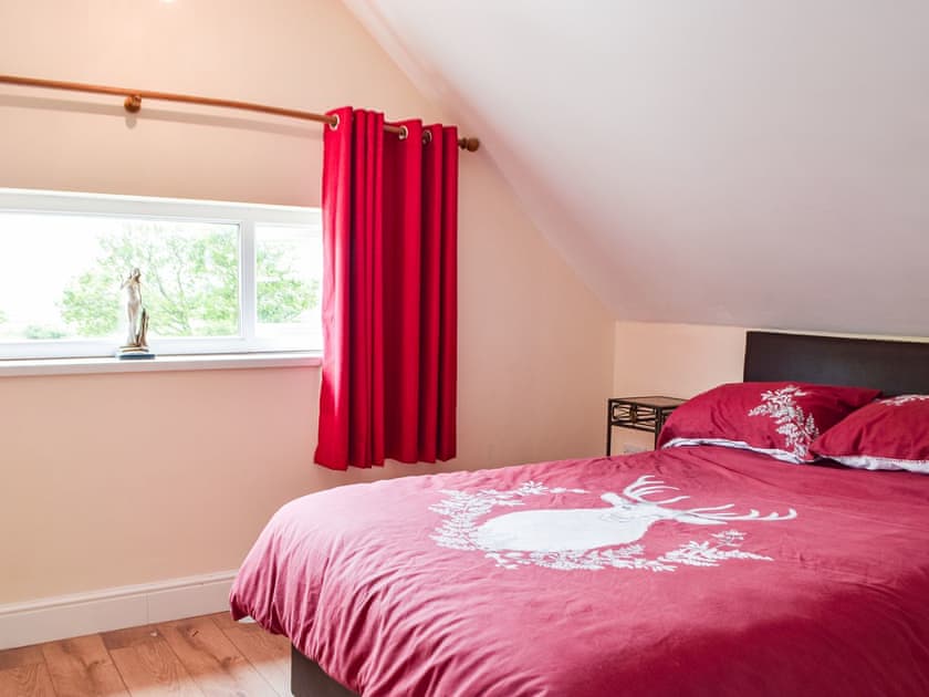 Double bedroom | Estuary View, Lougher